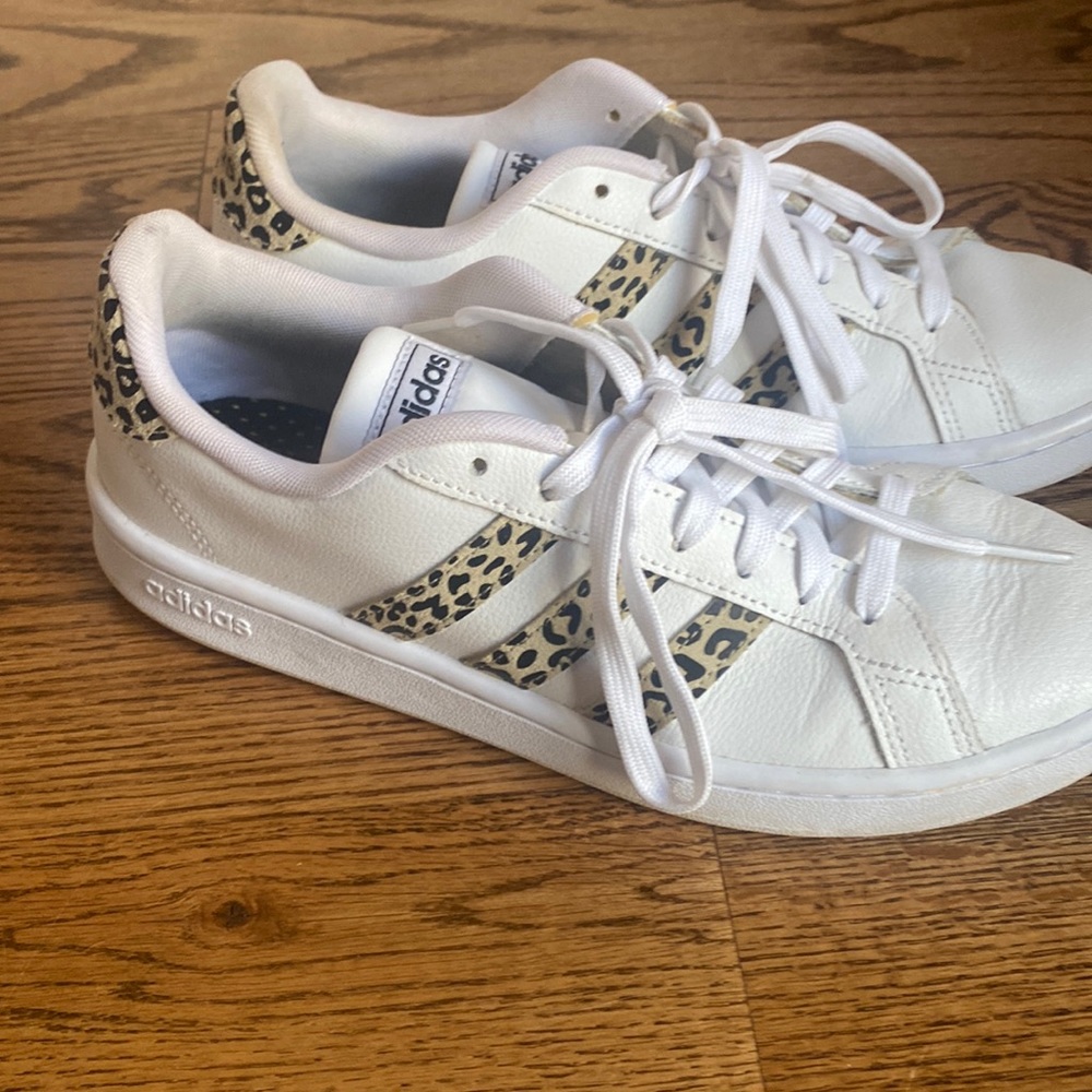 Adidas Sneakers